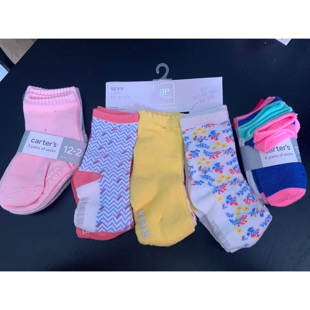 Brand new Baby Girls 3 Pack Carters Socks (12-24Months)